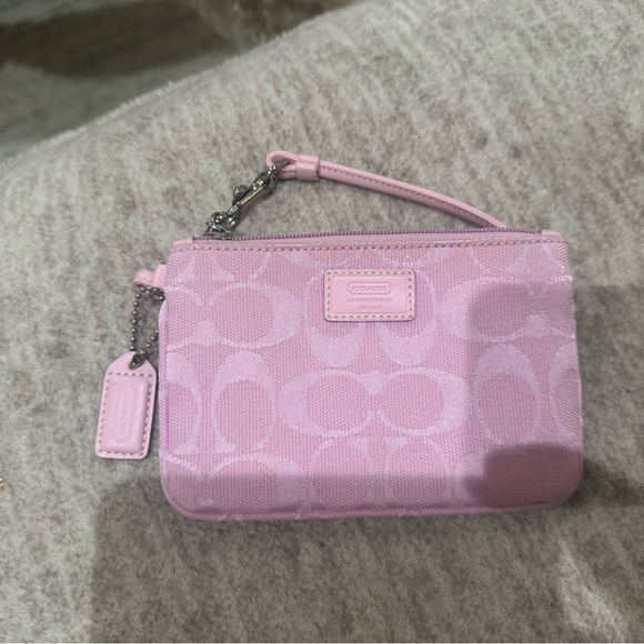Coach Mauve Leatherware Wristlet - Picture 3 of 3